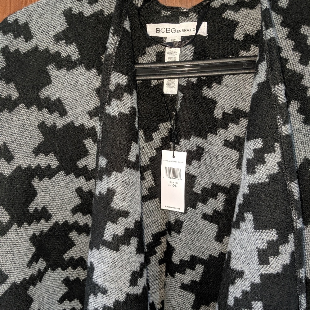Poncho - Picture 3 of 3